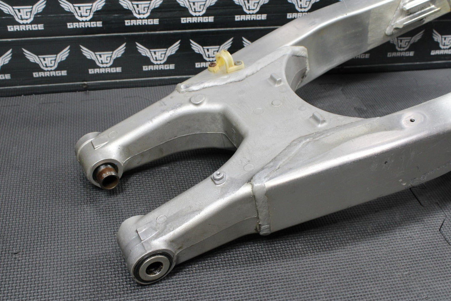 2006 HONDA CRF250R OEM SWINGARM SWING ARM SUSPENSION 52200 - KRN - 840 - hggarage