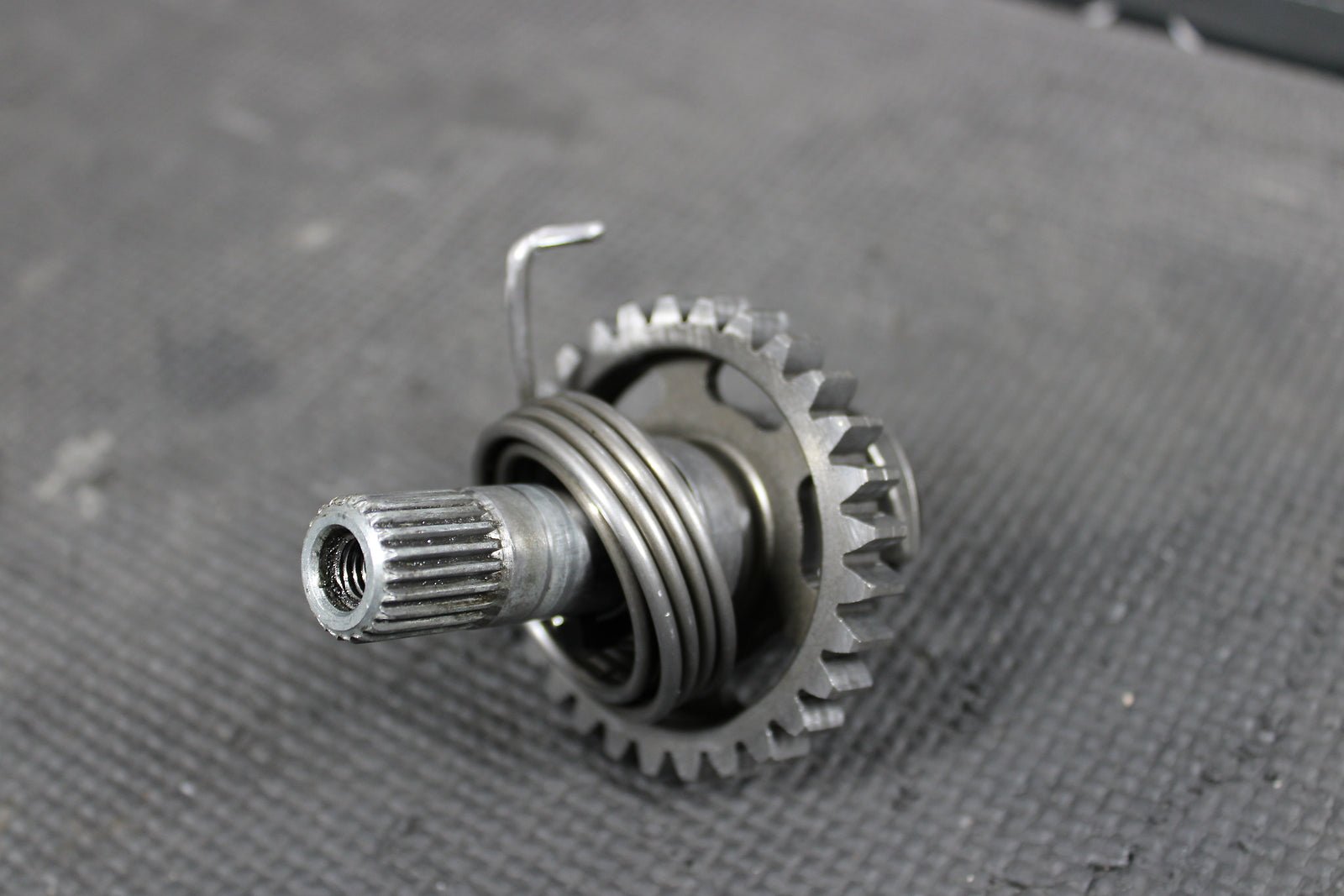 1998 HONDA CR125R OEM KICKSTART KICK START SHAFT W IDLER GEAR 28230 - KS6 - 700 - hggarage