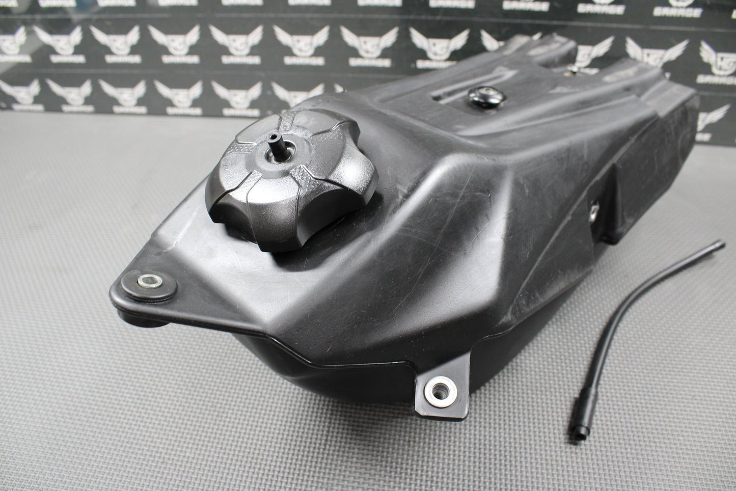 2018 16 - 18 KAWASAKI KX450F OEM GAS FUEL TANK CELL PETROL RESERVOIR 51001 - 0829 - hggarage