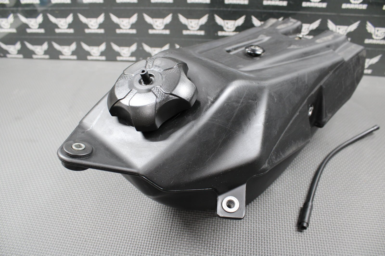 2018 16 - 18 KAWASAKI KX450F OEM GAS FUEL TANK CELL PETROL RESERVOIR 51001 - 0829 - hggarage