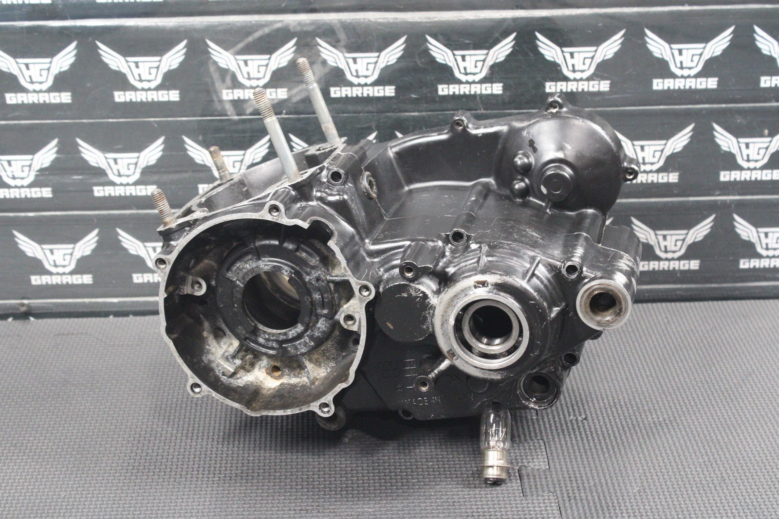 1986 KAWASAKI KDX200 86 - 87 OEM LEFT RIGHT ENGINE MOTOR CRANKCASE CRANK CASES - hggarage