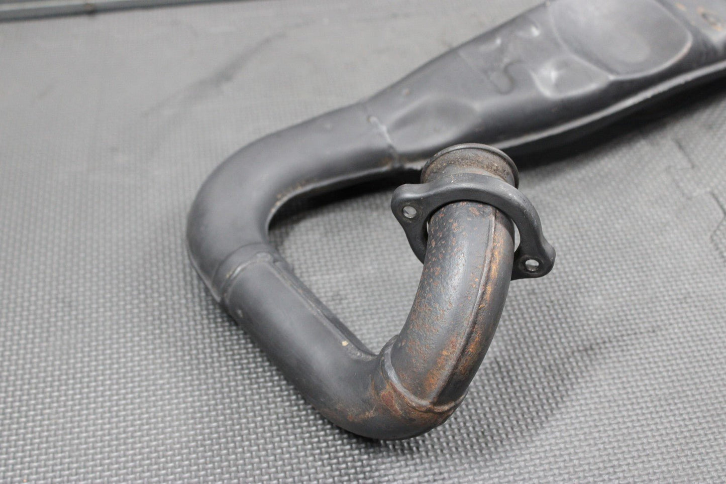 1997 YAMAHA RT100 OEM EXHAUST PIPE CHAMBER HEADER 3UL - 14610 - 01 - 00 - hggarage