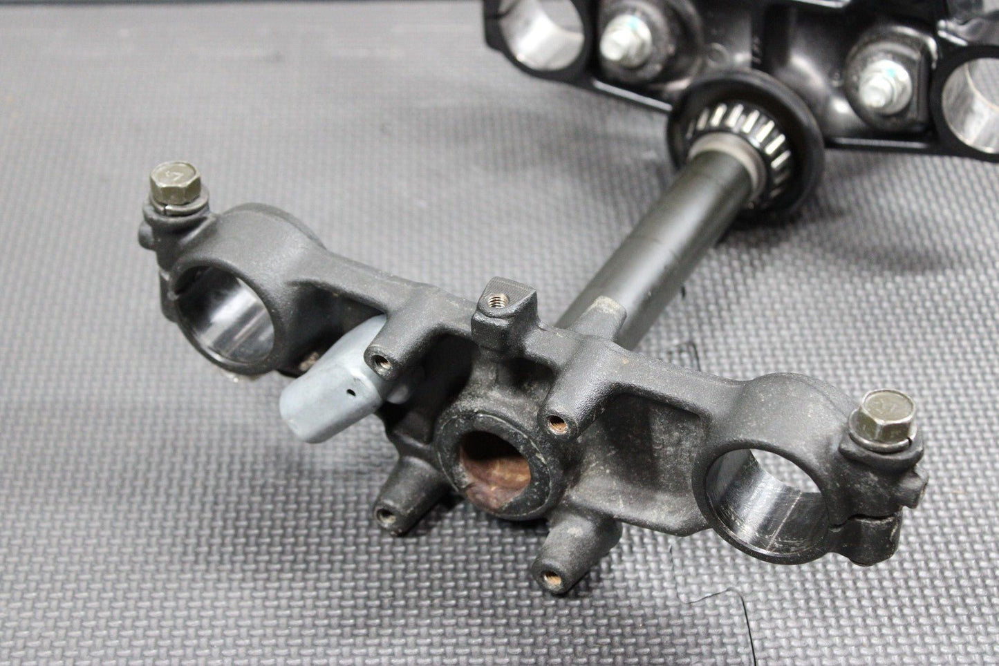 2005 SUZUKI DR200SE OEM FRONT FORKS LOWER UPPER TRIPLE TREE STEM CLAMP NICE! - hggarage