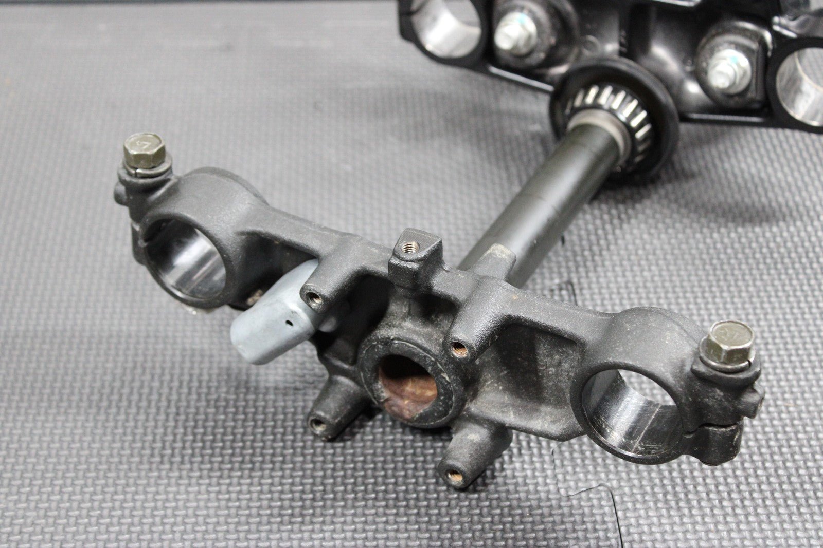 2005 SUZUKI DR200SE OEM FRONT FORKS LOWER UPPER TRIPLE TREE STEM CLAMP NICE! - hggarage
