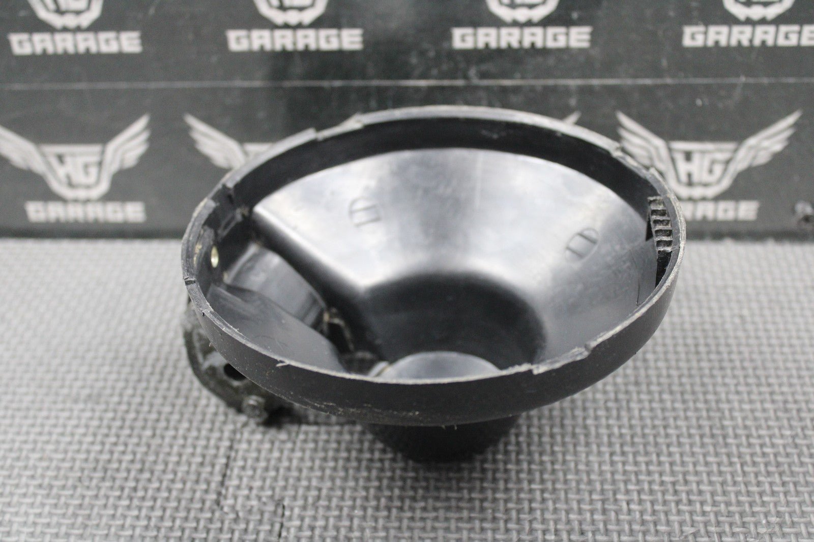 2001 YAMAHA BANSHEE YFZ350 OEM FRONT HEADLIGHT BODY HOUSING 2GU - 84330 - 70 - 00 - hggarage