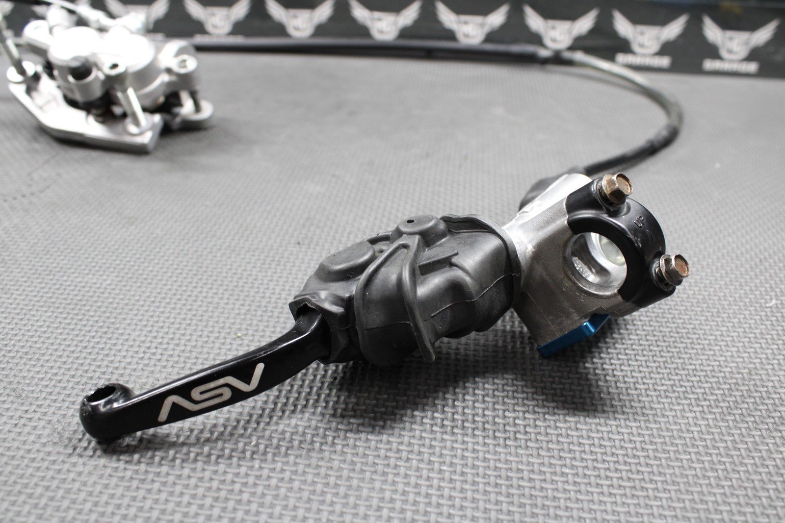2014 KAWASAKI 13 - 14 KX250F KX450F OEM FRONT BRAKE CALIPER MASTER CYLINDER ASV - hggarage