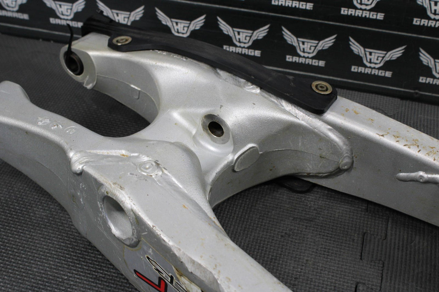 2002 YAMAHA YZ250 OEM 2T SWINGARM SWING ARM SUSPENSION REAR ARM 5NY - 22110 - 00 - 00 - hggarage