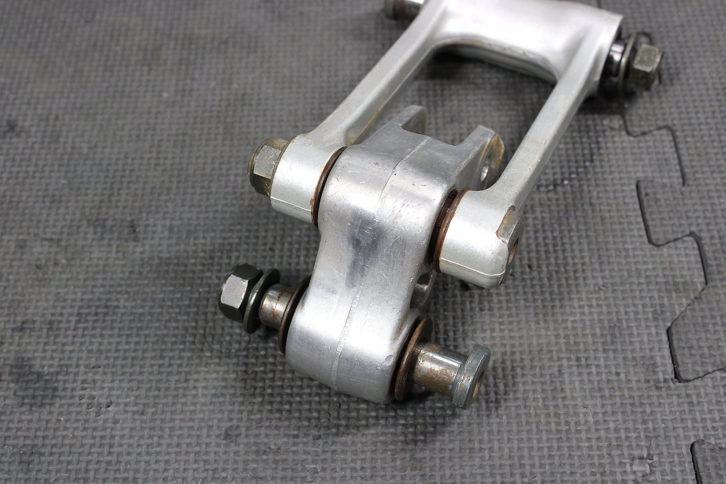 2002 YAMAHA YZ426F OEM REAR SHOCK LINKAGE LINKS 5NY - 2217A - 00 - 00 5NY - 2217F - 00 - 0 - hggarage