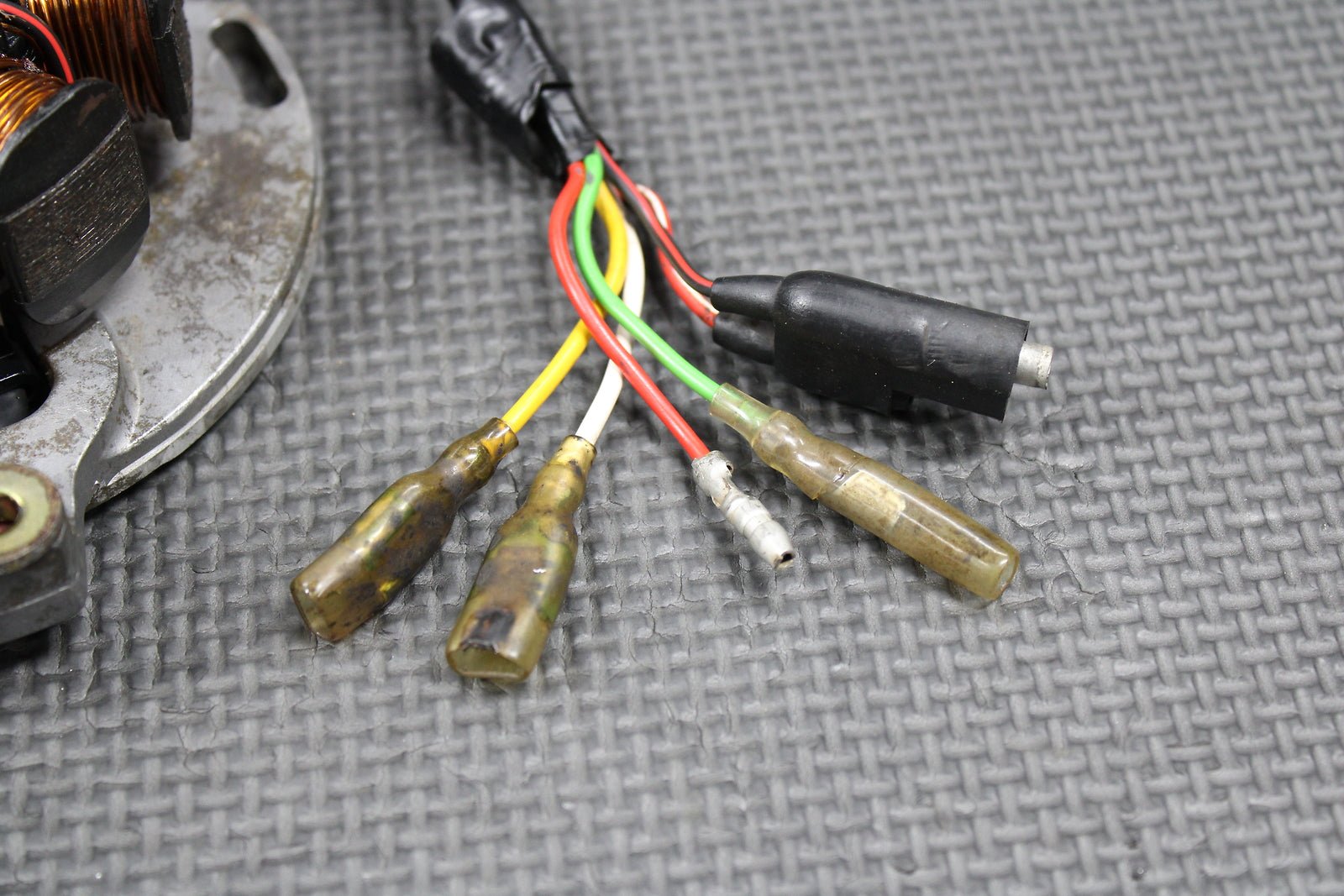 2001 KTM 300 EXC OEM 2K - 3 STATOR MAGNETO ALTERNATOR 50339004200 REPAIR ONLY - hggarage