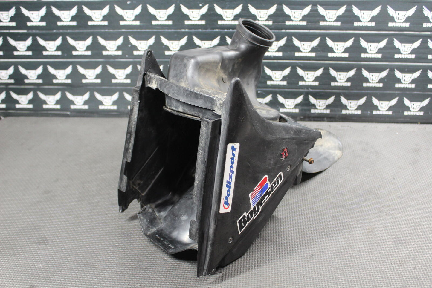 1997 SUZUKI RM250 OEM AIRBOX INTAKE AIR CLEANER CASE 13700-37E00 13881-37E00