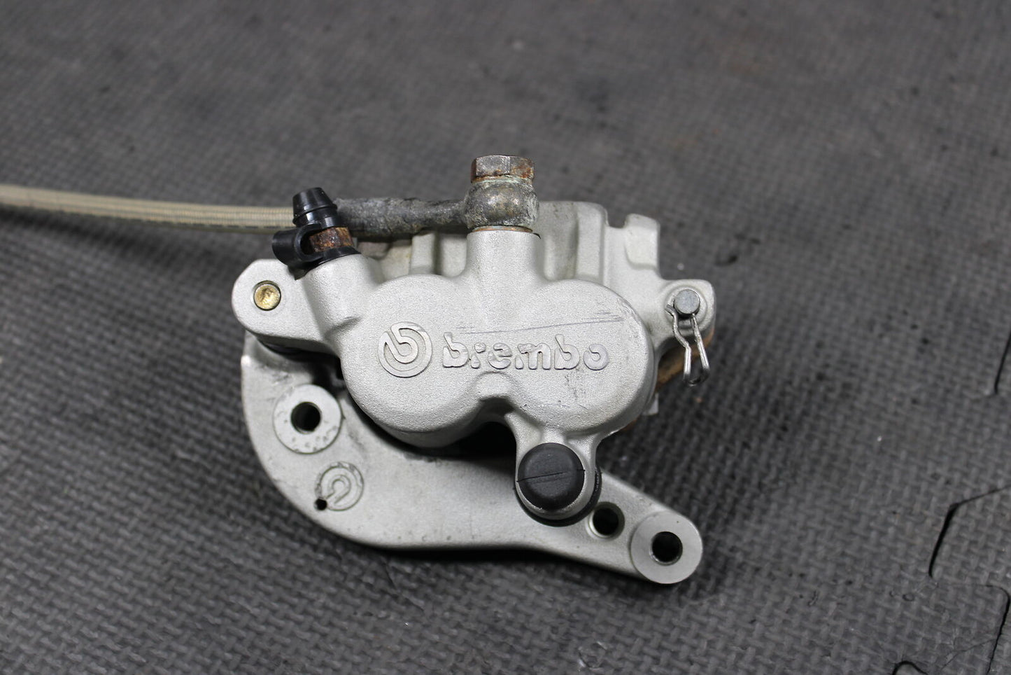 2002 KTM 520 EXC OEM BREMBO FRONT BRAKE CALIPER MASTER CYLINDER ASSEMEBLY 503130