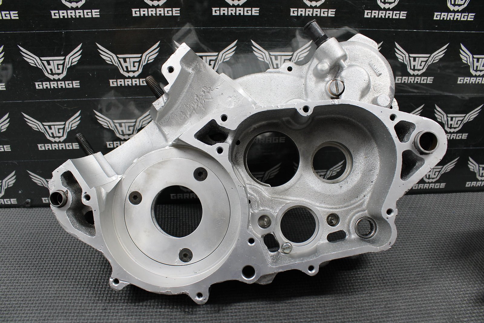 1991 KTM 300 EXC OEM LEFT RIGHT ENGINE MOTOR CRANKCASE CRANK CASES 54630004200 - hggarage