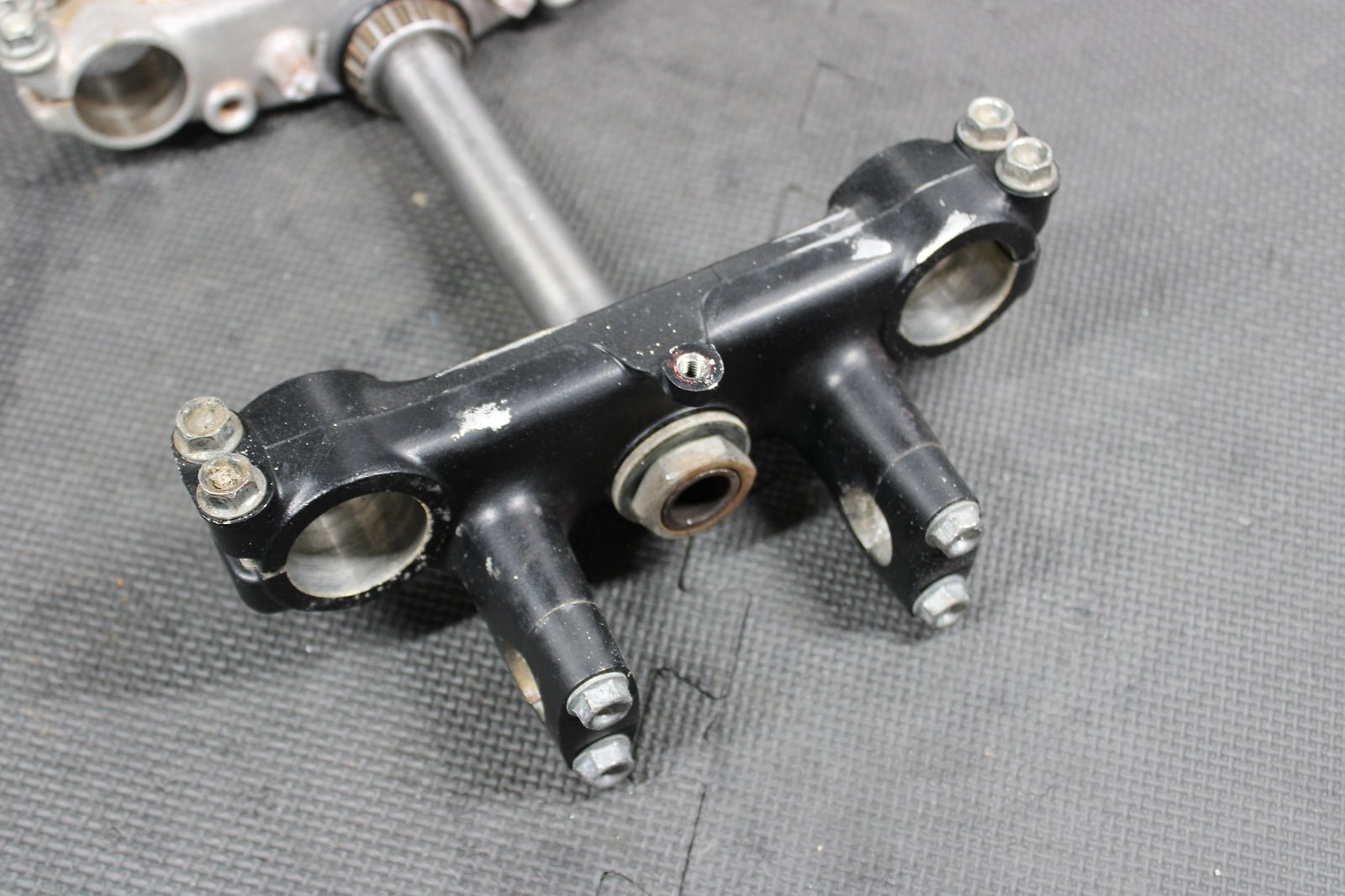 1998 HONDA XR200R 1990 1991 / 93 - 02 OEM FRONT FORKS LOWER UPPER TRIPLE TREE STEM - hggarage
