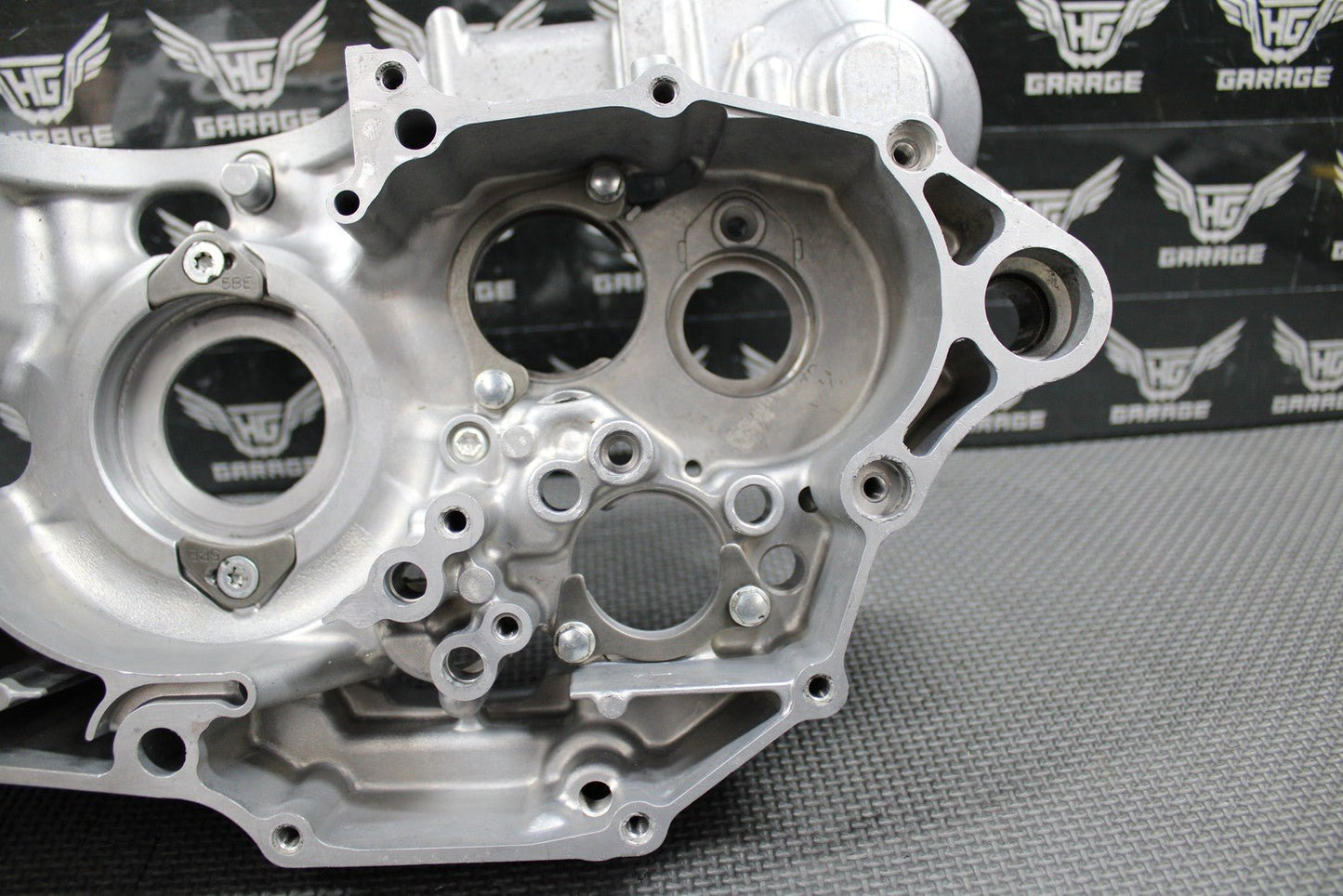 2009 YAMAHA 06 - 09 YZ450F OEM RIGHT SIDE ENGINE MOTOR CRANKCASE CRANK CASE GOOD! - hggarage