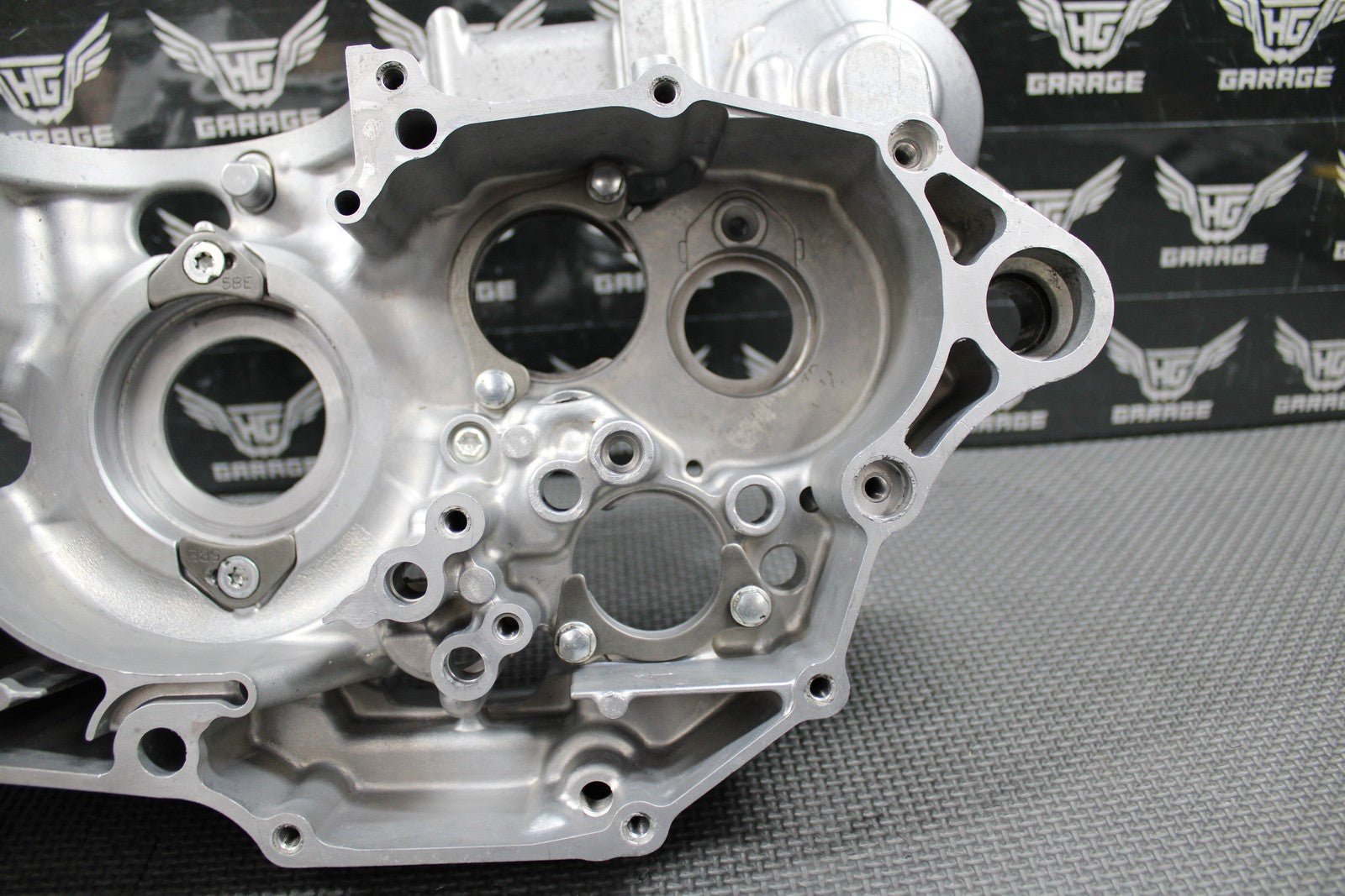 2009 YAMAHA 06 - 09 YZ450F OEM RIGHT SIDE ENGINE MOTOR CRANKCASE CRANK CASE GOOD! - hggarage