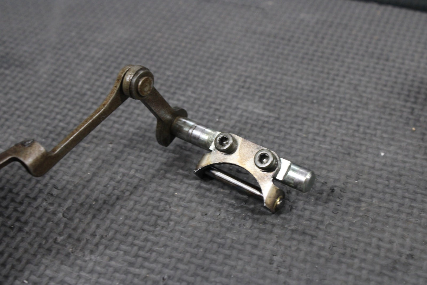 2002 99 - 22 YAMAHA YZ250 OEM ENGINE POWERVALVE EXHUAST VALVE LINKAGE GOVERNOR ROD - hggarage