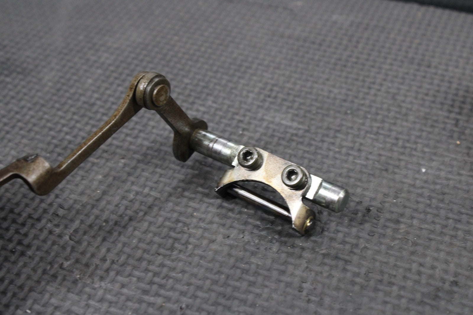2002 99 - 22 YAMAHA YZ250 OEM ENGINE POWERVALVE EXHUAST VALVE LINKAGE GOVERNOR ROD - hggarage