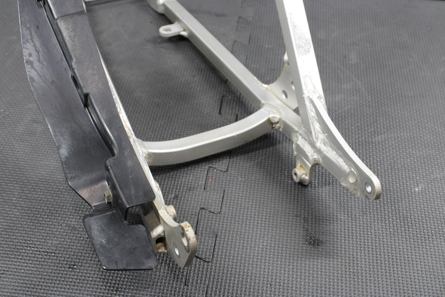 2000 SUZUKI 00 - 04 DRZ400 OEM REAR BACK SUB FRAME SUBFRAME 41200 - 29F00 - hggarage