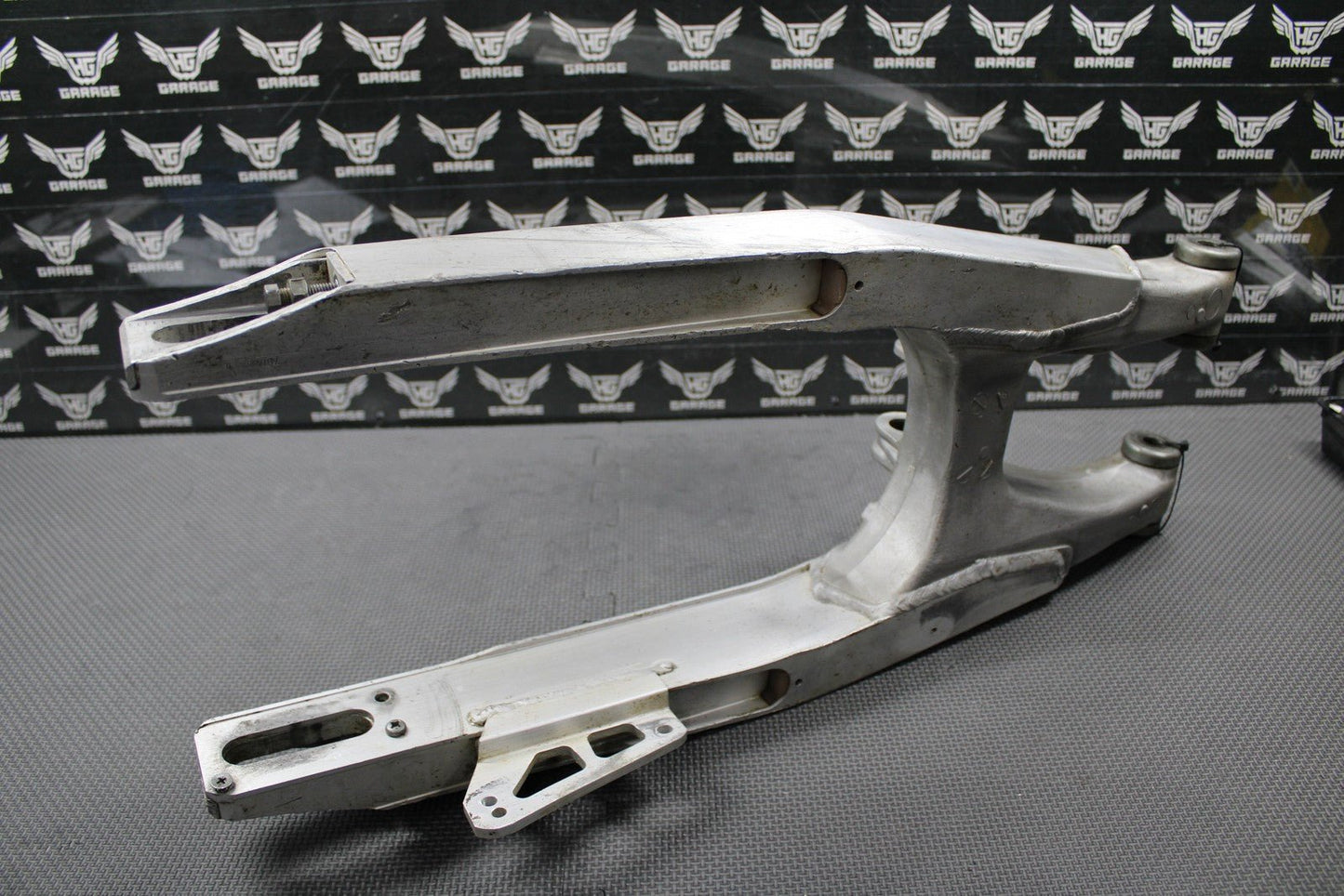 1988 HONDA CR125R OEM SWINGARM SWING ARM REAR SUSPENSION 52000 - KS6 - 830 GOOD! - hggarage