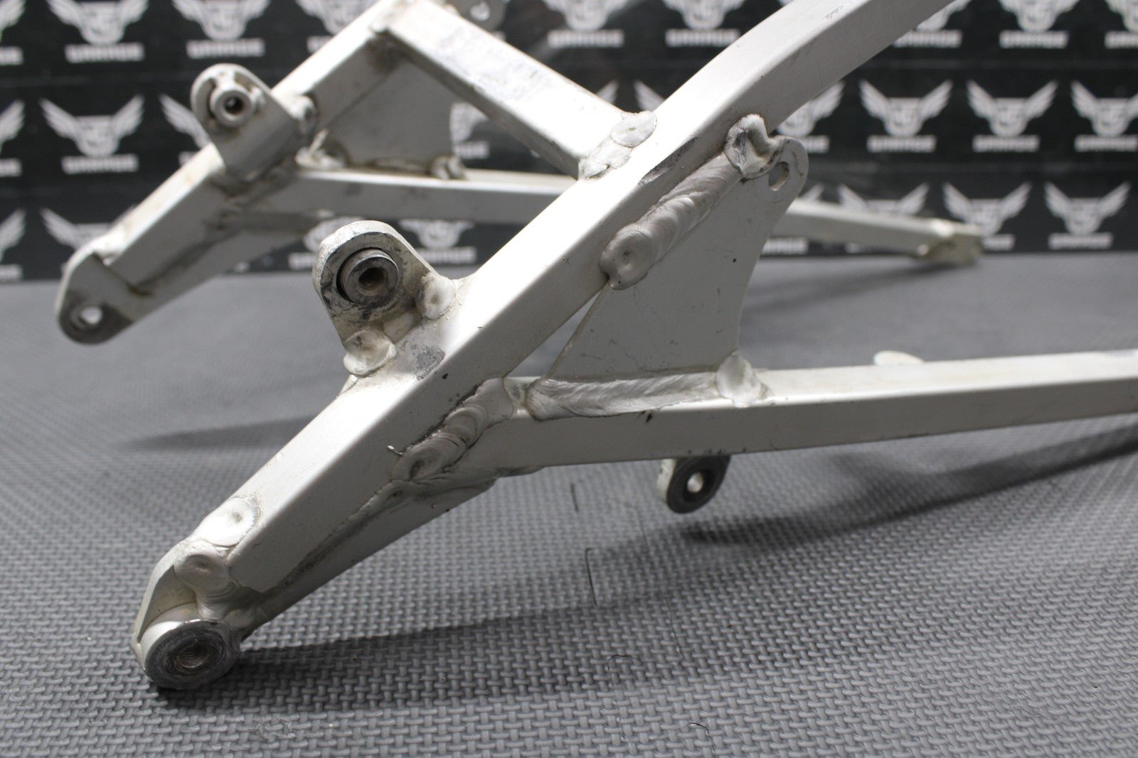 1998 SUZUKI 96 - 00 RM125 RM250 OEM REAR BACK SUB FRAME SUBFRAME RAIL 41200 - 36E00 - hggarage