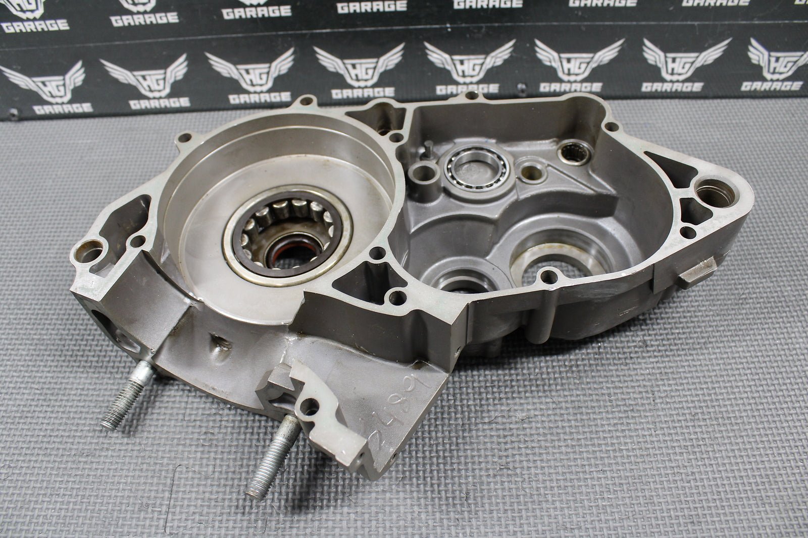 2001 KTM 300 EXC OEM LEFT RIGHT ENGINE MOTOR CRANKCASE CRANK CASES 54730000144 - hggarage
