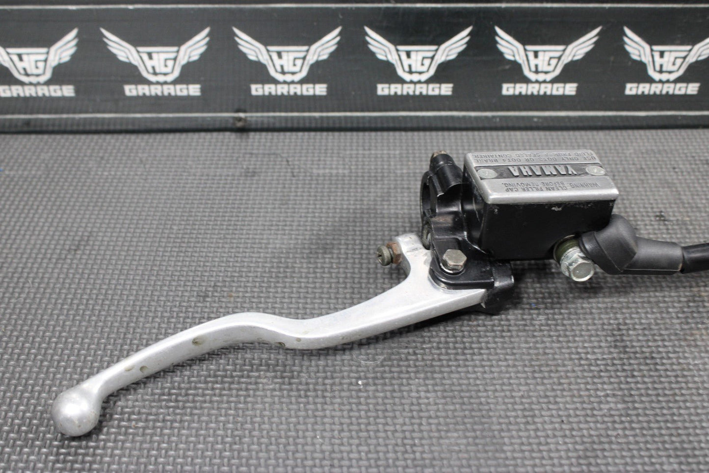 1991 YAMAHA BANSHEE 350 87 - 94 OEM FRONT BRAKE MASTER CYLINDER W HARDLINES GOOD! - hggarage