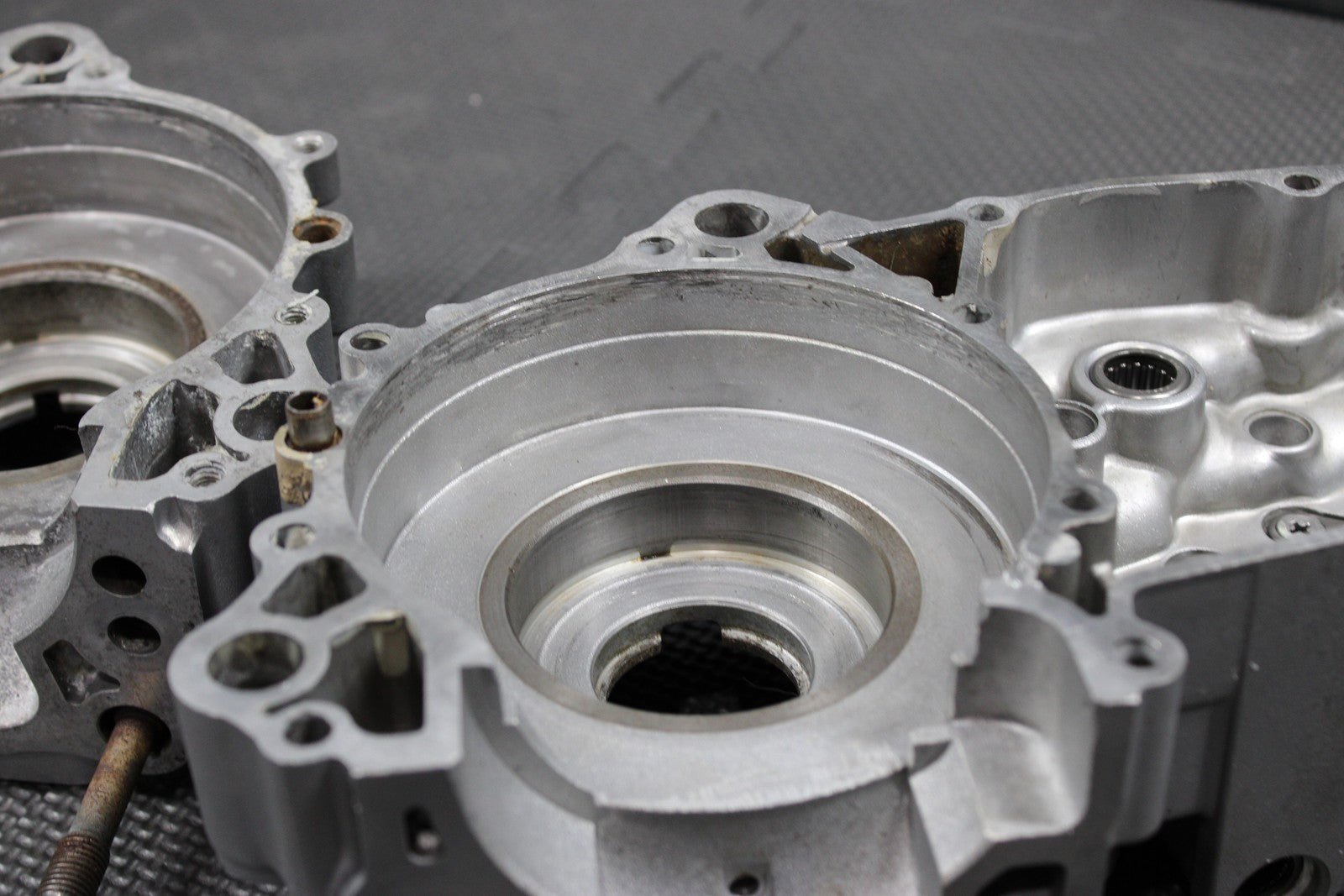 1997 97 - 99 KAWASAKI KX250 LEFT RIGHT ENGINE CRANKCASE CRANK CASES BLOCK NEED WOR - hggarage