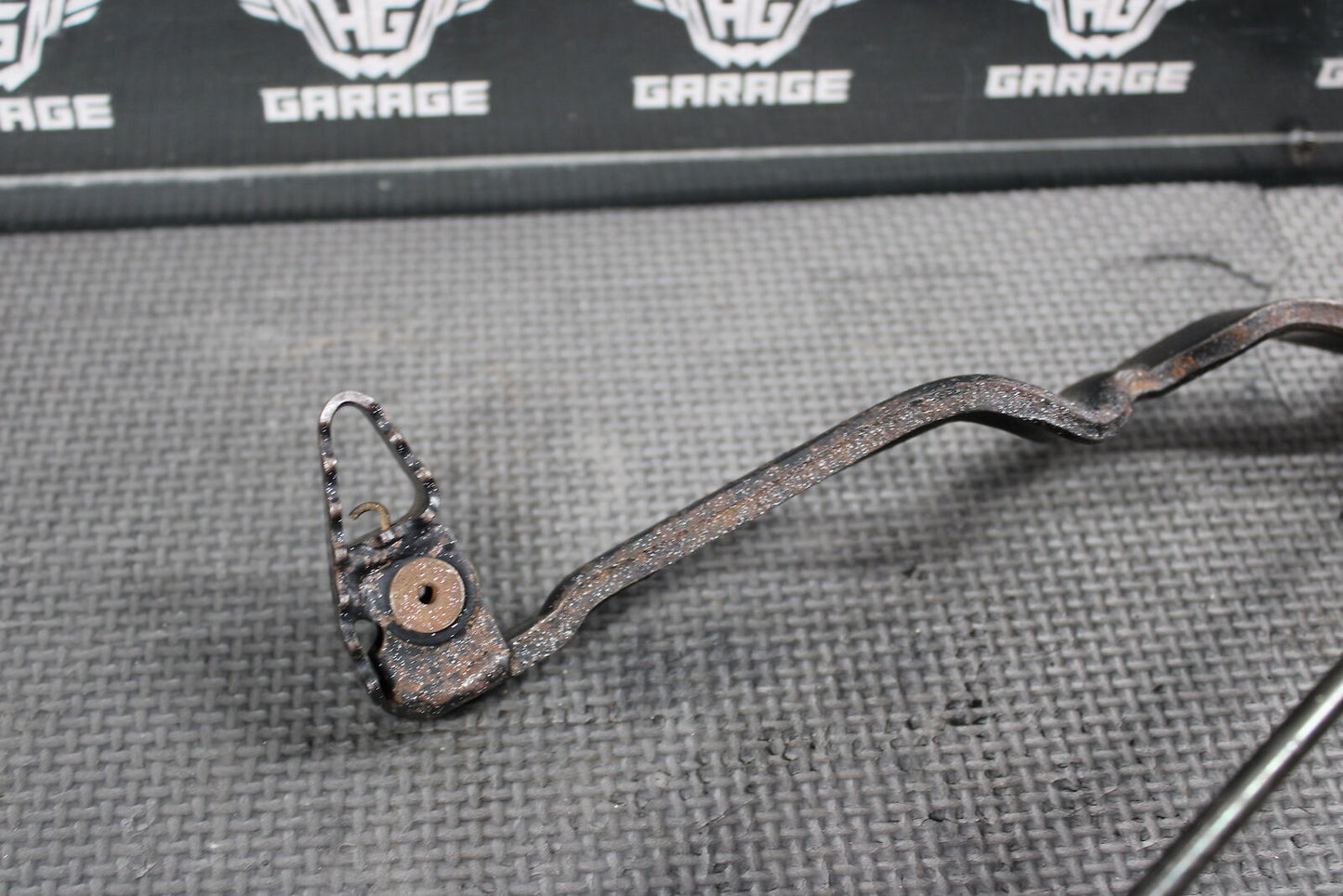 1986 HONDA XR250R OEM REAR BACK BRAKE PEDAL W ROD ASSEMBLY