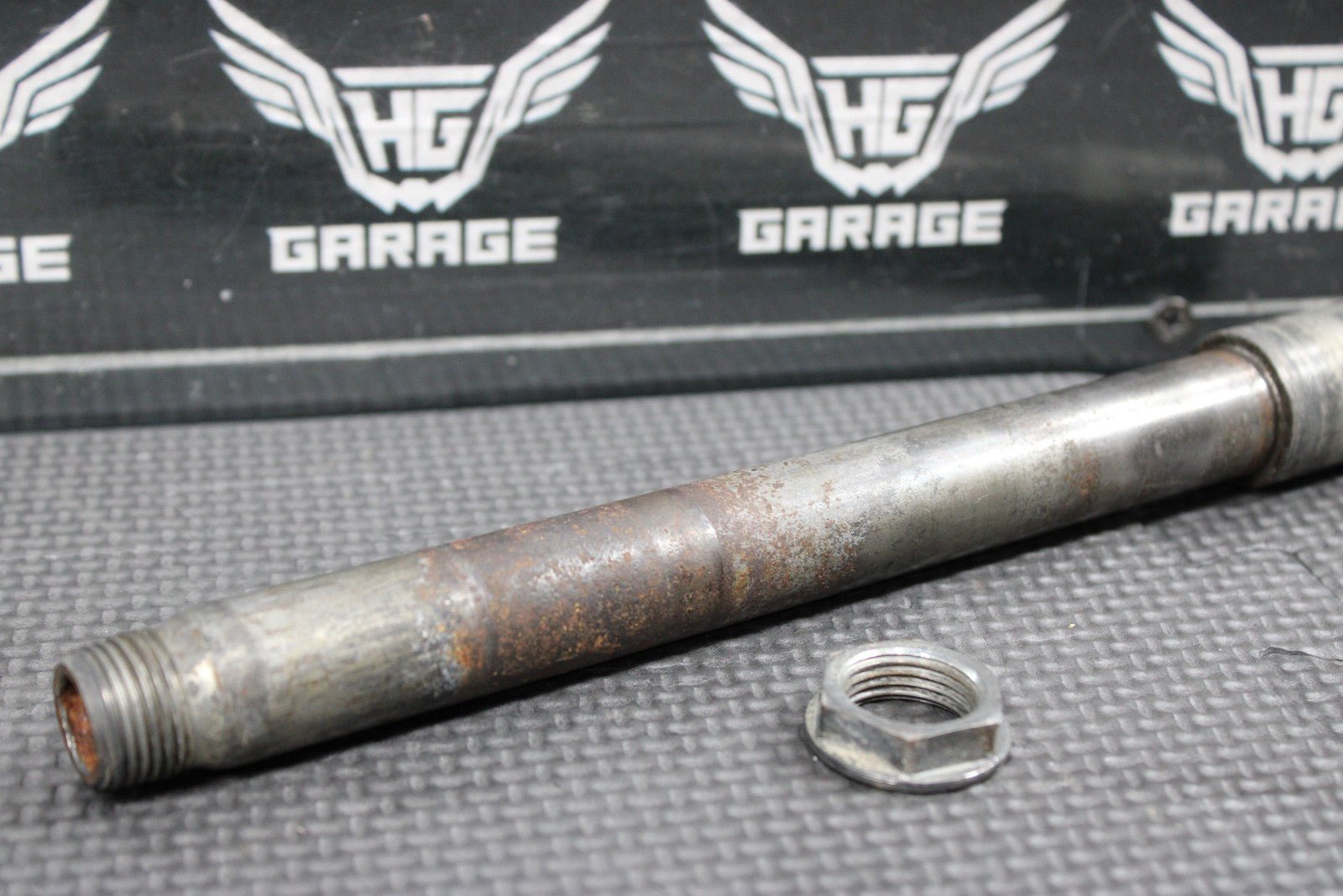 2014 KAWASAKI KX250F 04 - 14 OEM FRONT WHEEL RIM AXLE PIVOT BOLT 41068 - 0004 - hggarage
