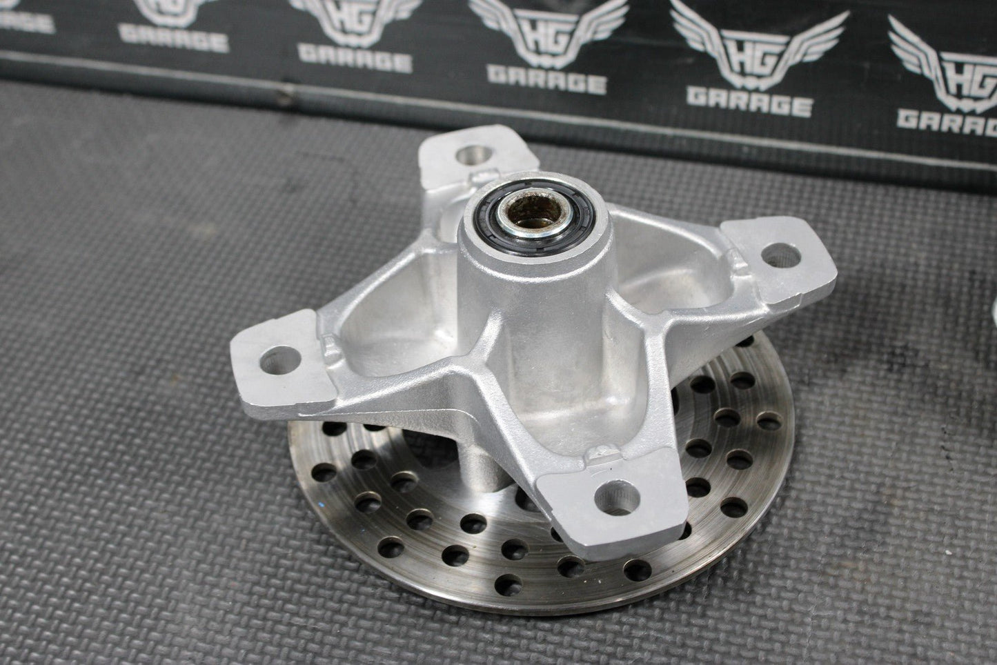 1991 YAMAHA BANSHEE 350 OEM FRONT WHEEL LEFT RIGHT RIM HUB HUBS - hggarage
