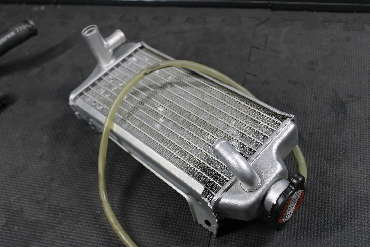 2008 SUZUKI RMZ250 OEM RIGHT ENGINE MOTOR COOLING COOLER RADIATOR 17710-10H00