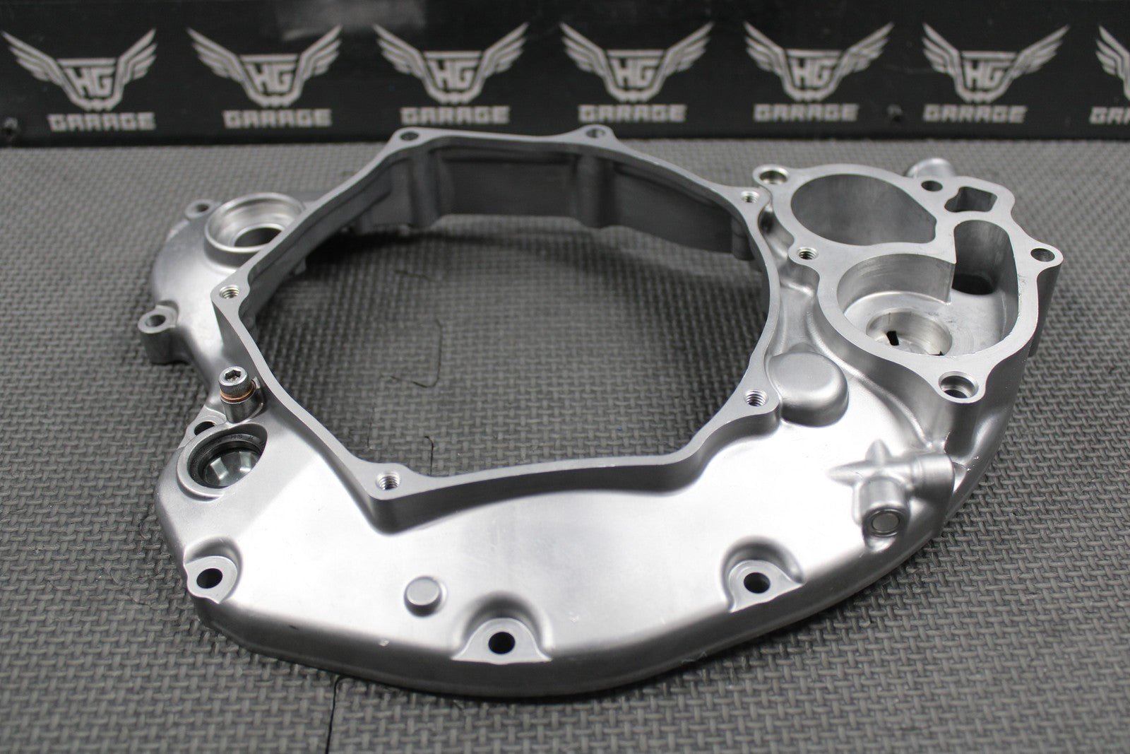 2020 SUZUKI 19 - 25 RMZ250 OEM RIGHT CRANKCASE INNER CLUTCH COVER 11340 - 49H10 GOOD - hggarage