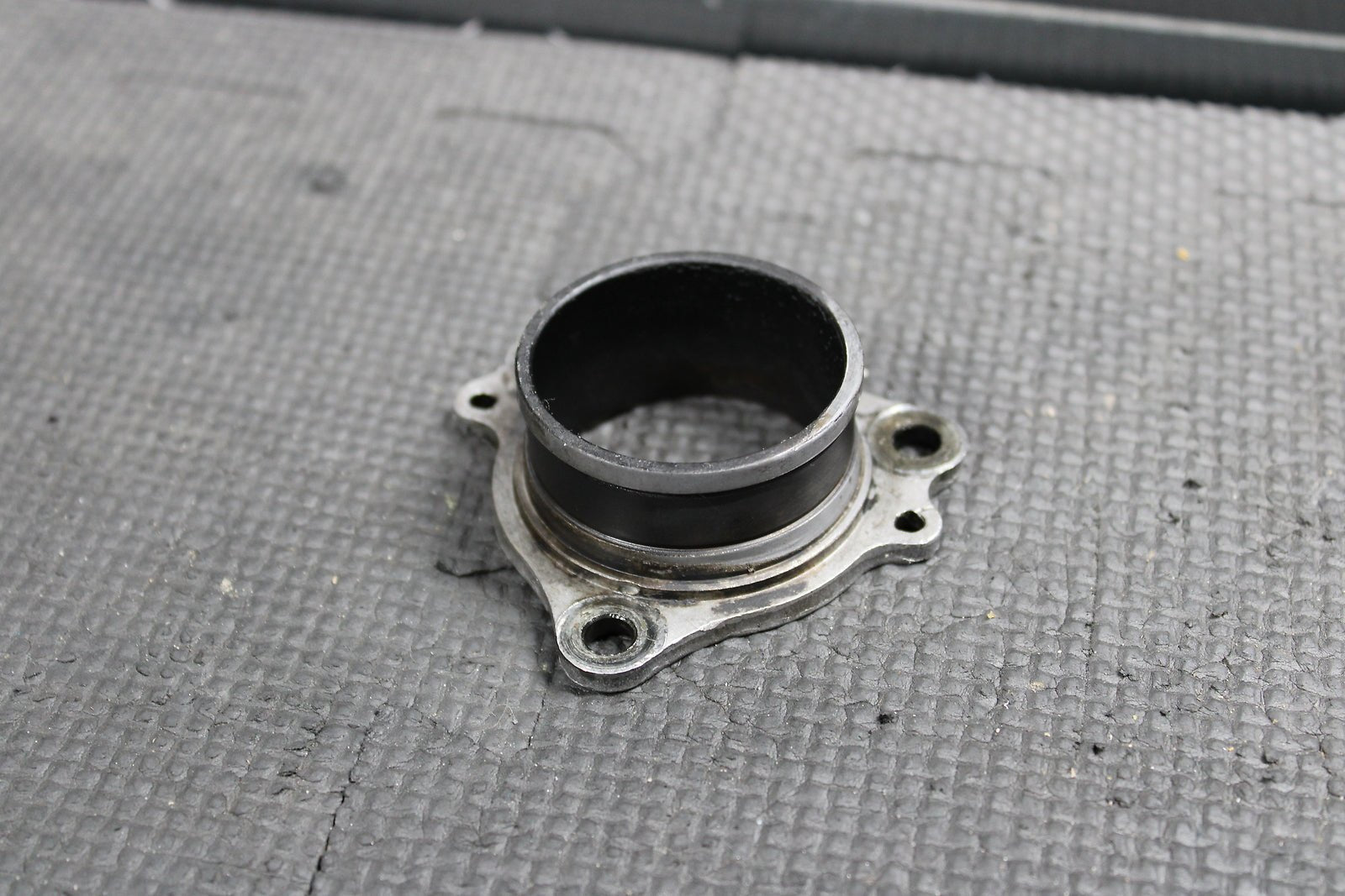 1998 HONDA CR125R OEM EXHAUST PIPE CHAMBER HEADER JOINT 18352 - KZ4 - 700 - hggarage