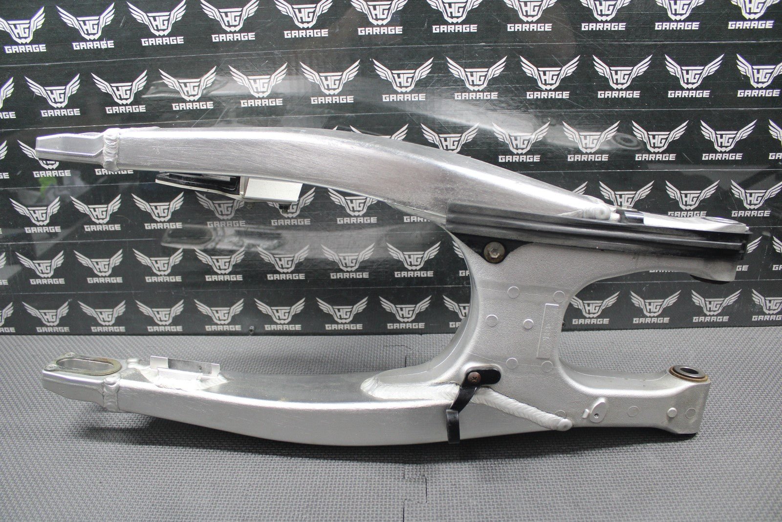 2020 SUZUKI 19 - 21 RMZ250 OEM SWINGARM SWING ARM SUSPENSION 61000 - 46K00 GOOD! - hggarage