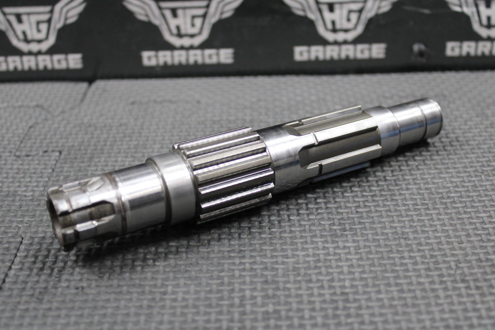 1996 94 - 98 KAWASAKI KX125 OEM TRANSMISSION TRANS OUTPUT COUNTER SHAFT 13128 - 1197 - hggarage