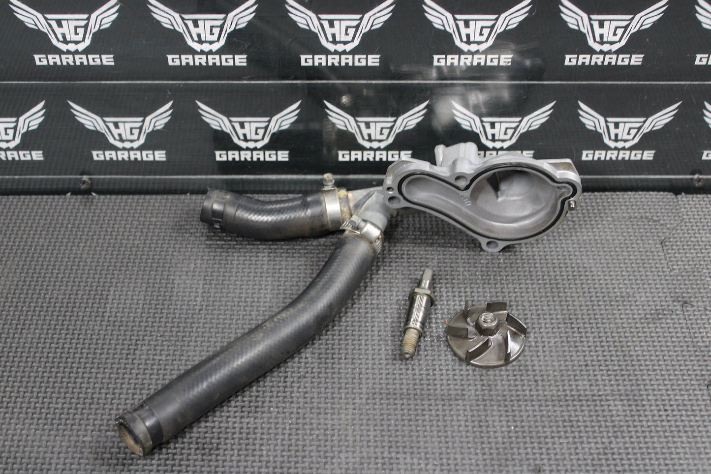2009 YAMAHA 03 - 11 WR450F 03 - 09 YZ450F OEM ENGINE WATER PUMP W HOUSING - hggarage