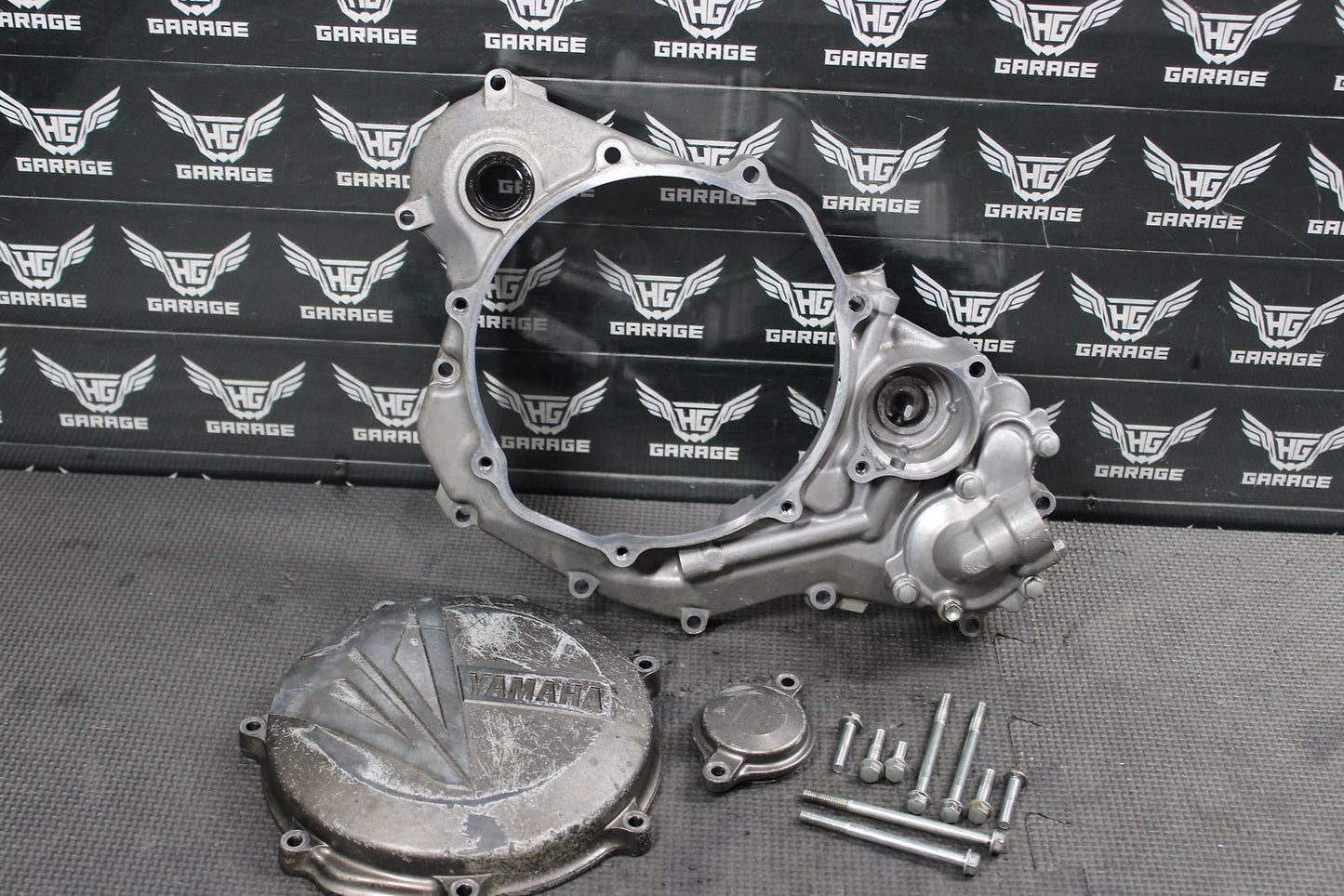 2010 Yamaha YZ450F OEM Engine Motor Side Clutch Cover Assembly 33D - 15415 - 10 - 00 - hggarage