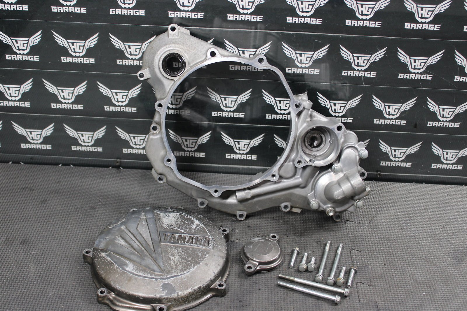 2010 Yamaha YZ450F OEM Engine Motor Side Clutch Cover Assembly 33D - 15415 - 10 - 00 - hggarage