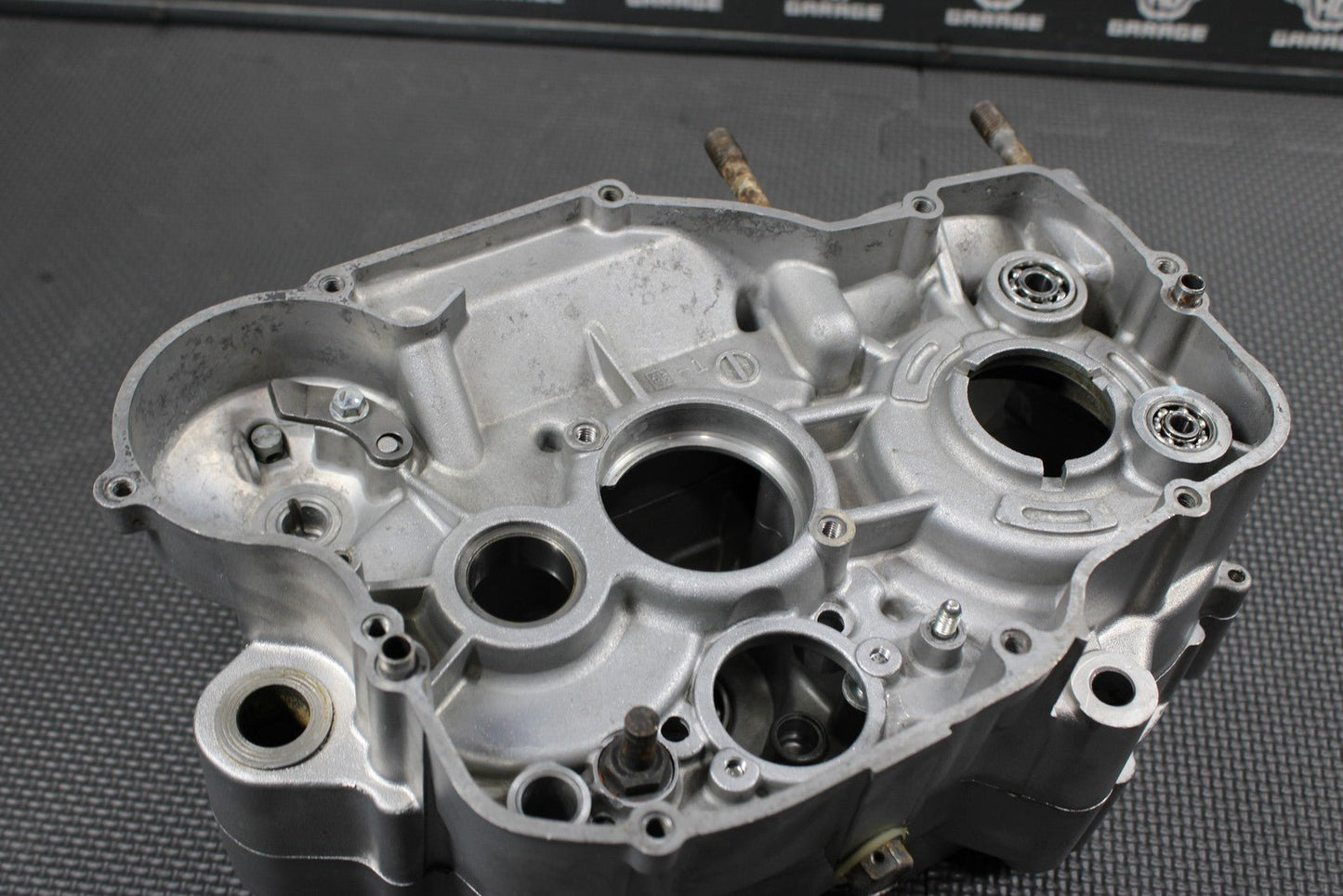 1997 97 - 99 KAWASAKI KX250 LEFT RIGHT ENGINE CRANKCASE CRANK CASES BLOCK NEED WOR - hggarage
