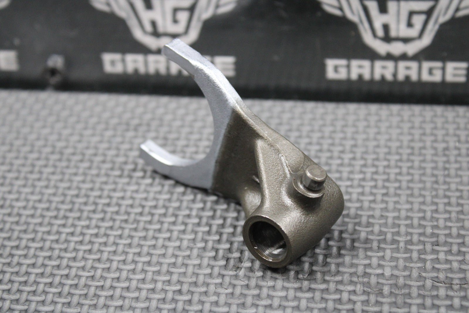 1987 1988 HONDA CR125R OEM TRANSMISSION LEFT GEAR SHIFT FORK L 24221 - KS6 - 700 - hggarage