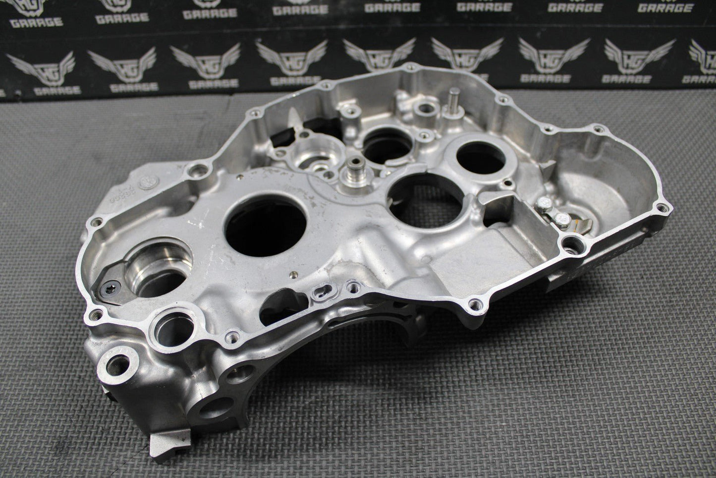 2009 YAMAHA 06 - 09 YZ450F OEM RIGHT SIDE ENGINE MOTOR CRANKCASE CRANK CASE GOOD! - hggarage