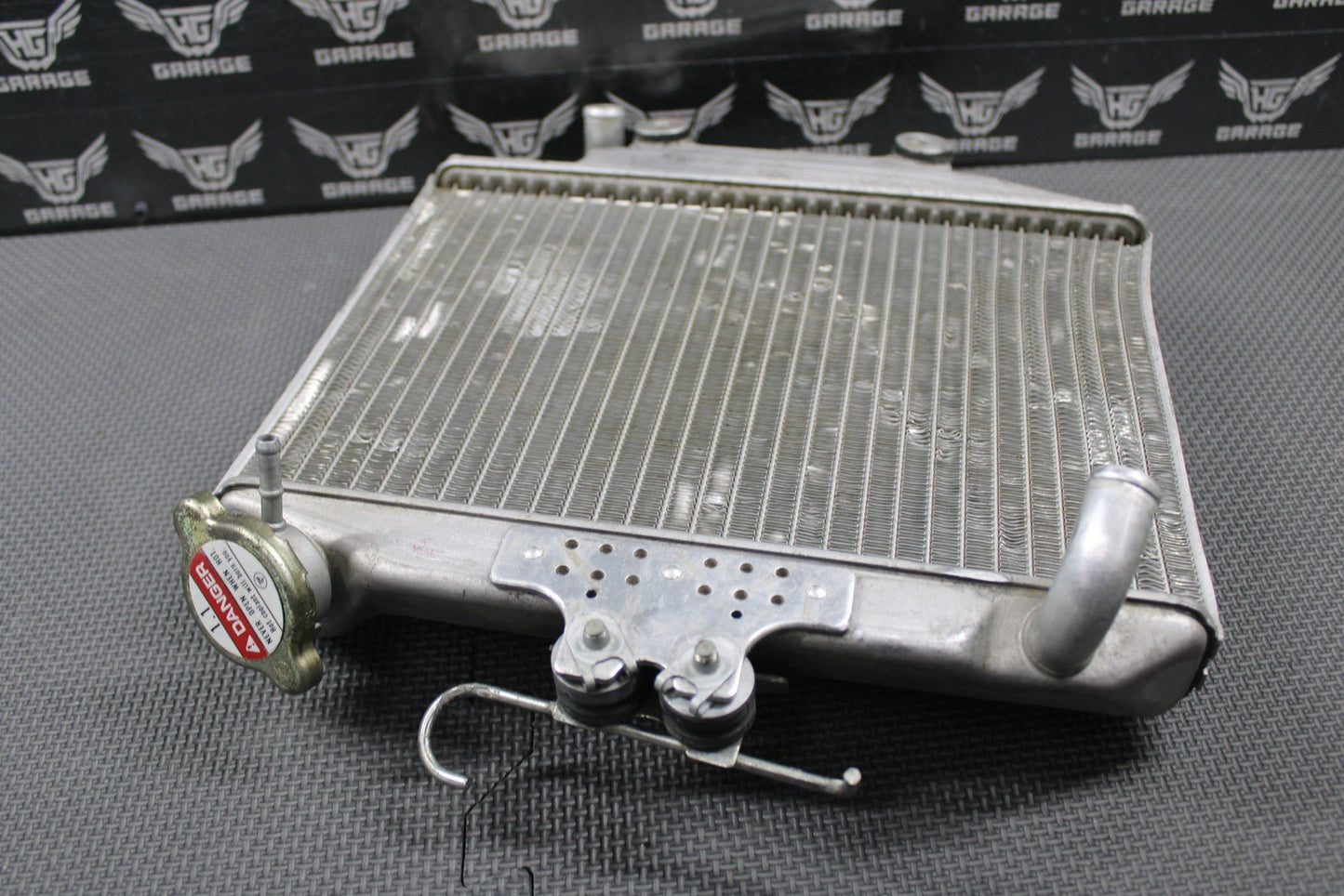 1997 HONDA 97 - 99 CR250R OEM RADIATOR COOLER W/ CAP 19100 - KZ3 - J10 GOOD - hggarage