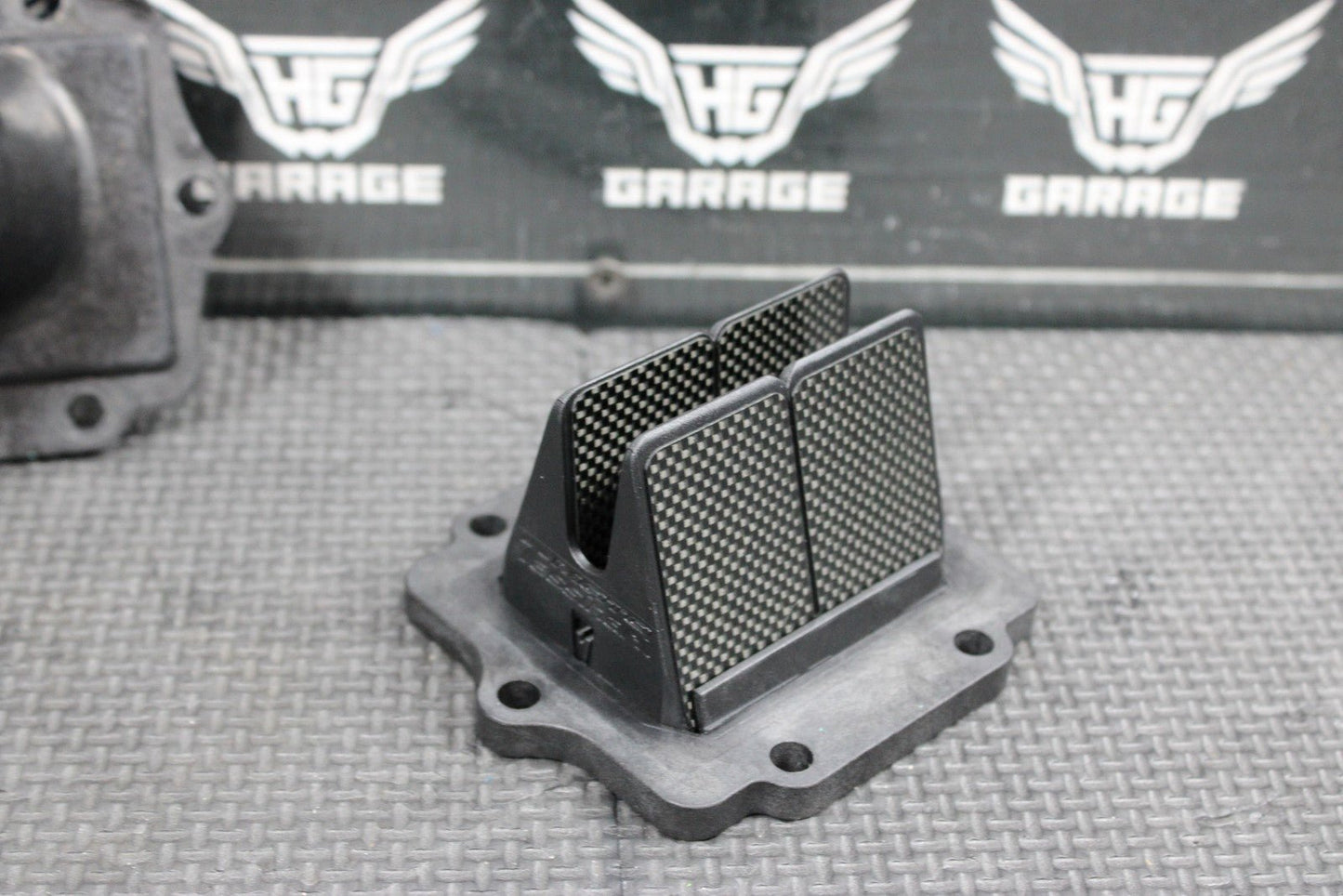 1996 KAWASAKI KX125 V FORCE INTAKE REED BLOCK CARBURATOR HOLDER ASSEMBLY - hggarage