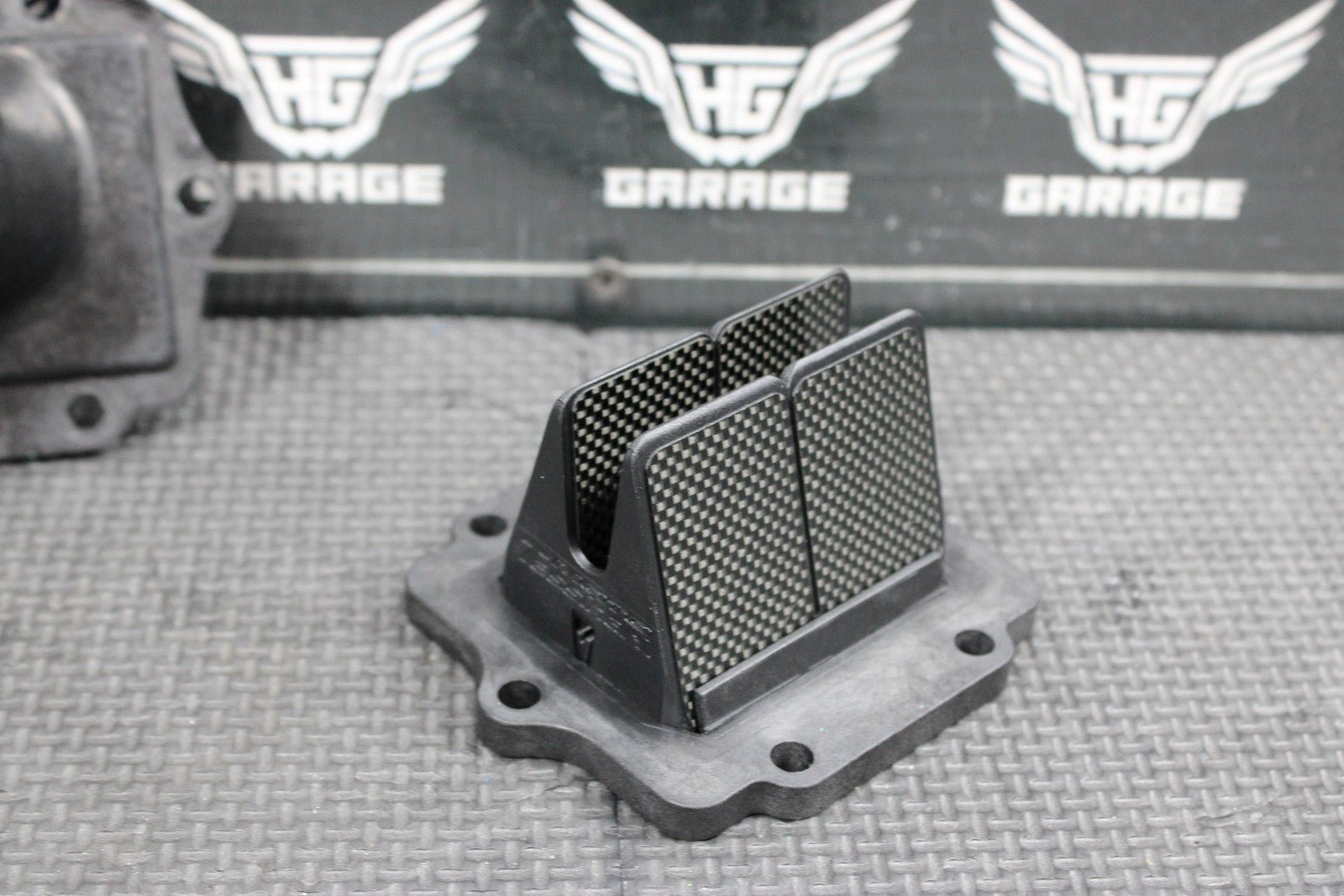 1996 KAWASAKI KX125 V FORCE INTAKE REED BLOCK CARBURATOR HOLDER ASSEMBLY - hggarage