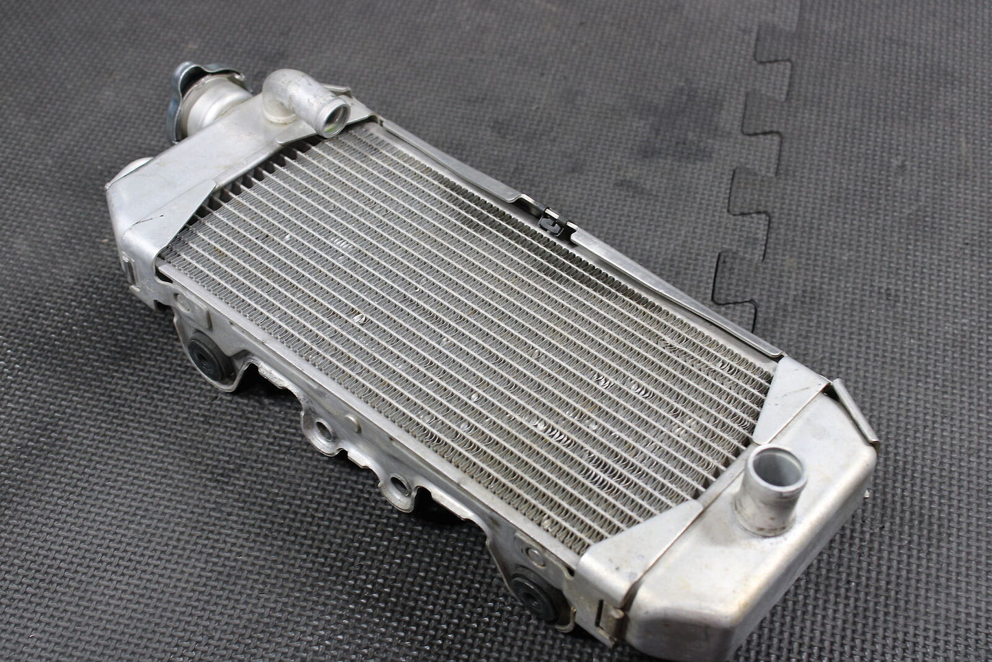 2009 KAWASAKI KX250F OEM ENGINE MOTOR COOLING COOLER RADIATOR 39061-0169