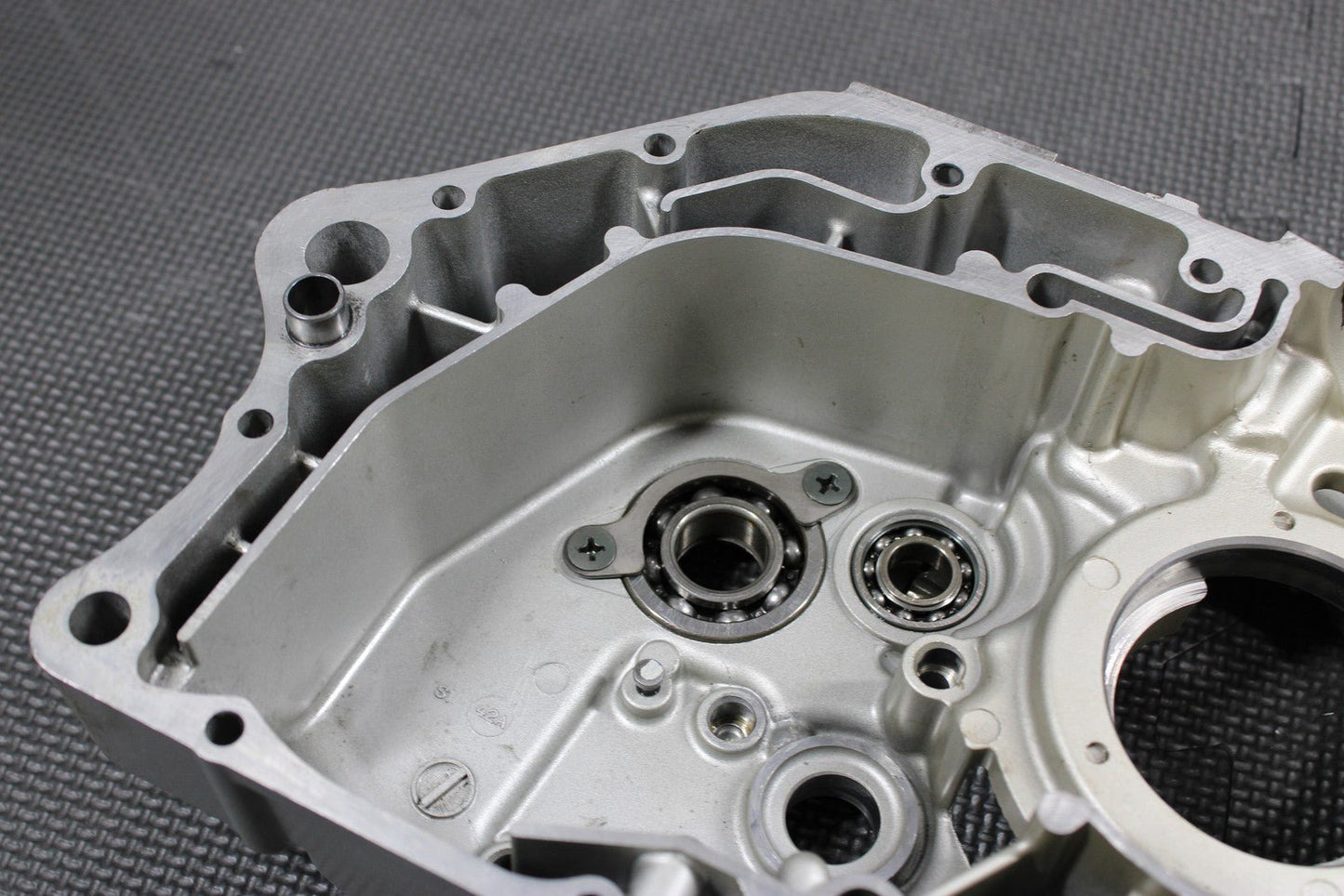 2005 SUZUKI DR200SE K5 OEM LEFT RIGHT ENGINE MOTOR CRANKCASE CRANK CASES BLOCK - hggarage