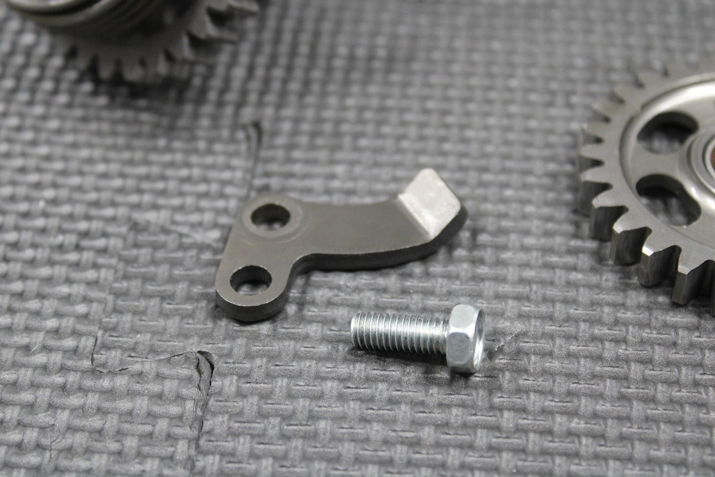 2000 HONDA CR125R OEM KICKSTART KICK START SHAFT W IDLER GEAR BOLT 28210 - KS6 - 700 - hggarage