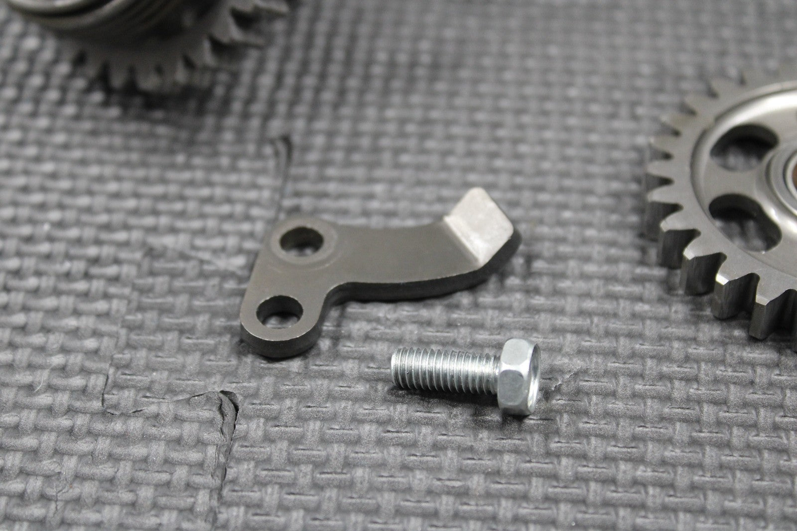 2000 HONDA CR125R OEM KICKSTART KICK START SHAFT W IDLER GEAR BOLT 28210 - KS6 - 700 - hggarage