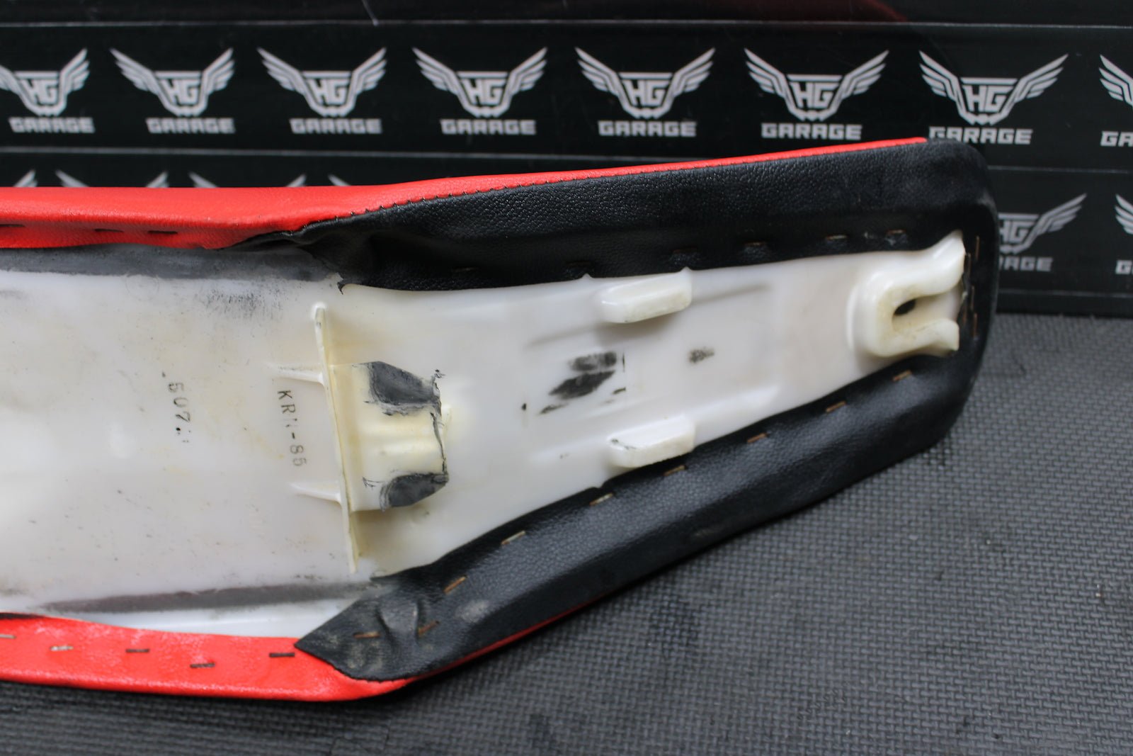 2006 HONDA CRF250R OEM SEAT SADDLE 77100 - KRN - A01 - hggarage