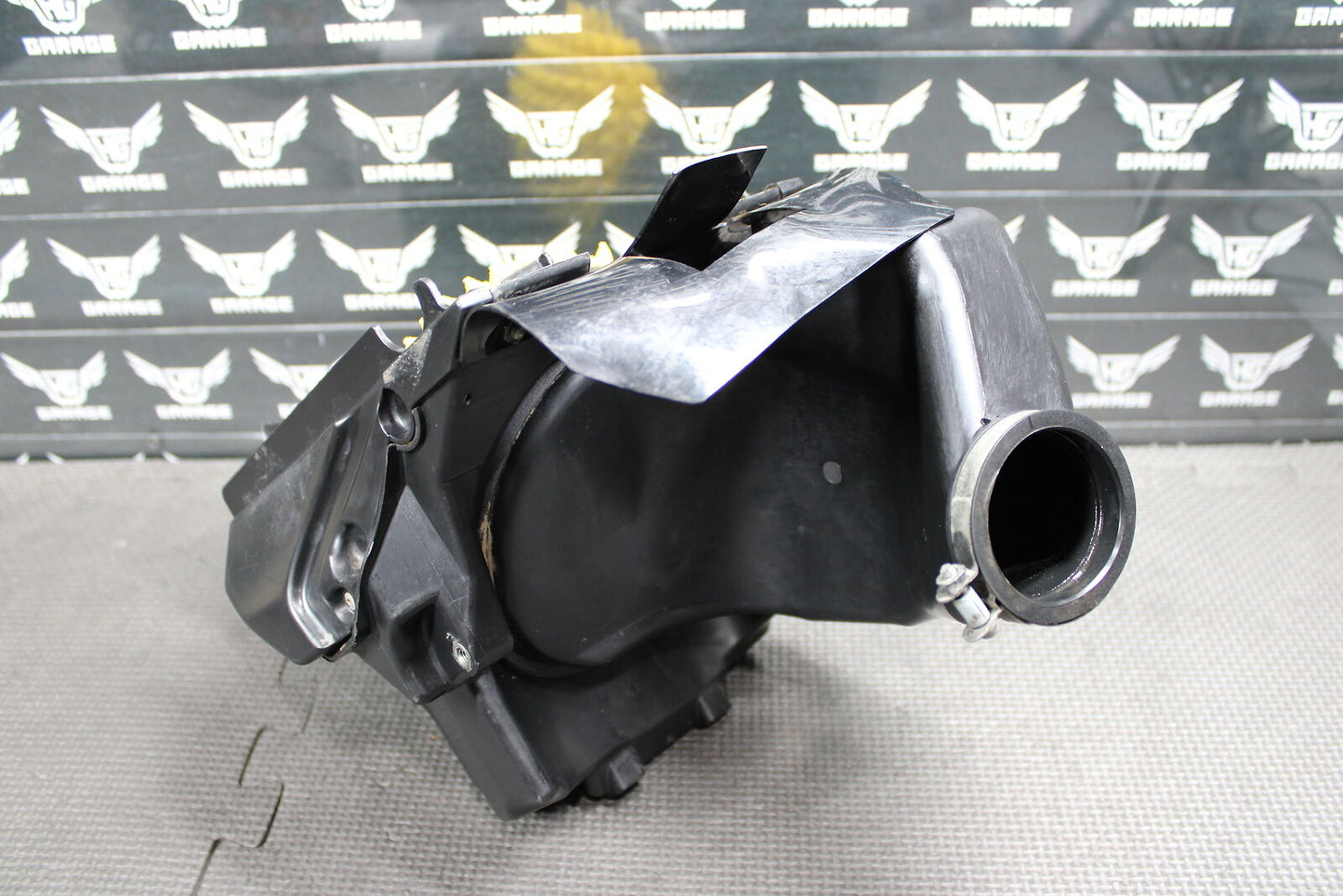 2018 YAMAHA YZ65 OEM AIRBOX AIR CLEANER FILTER BOX INTAKE BOOT BR8-14401-00-00